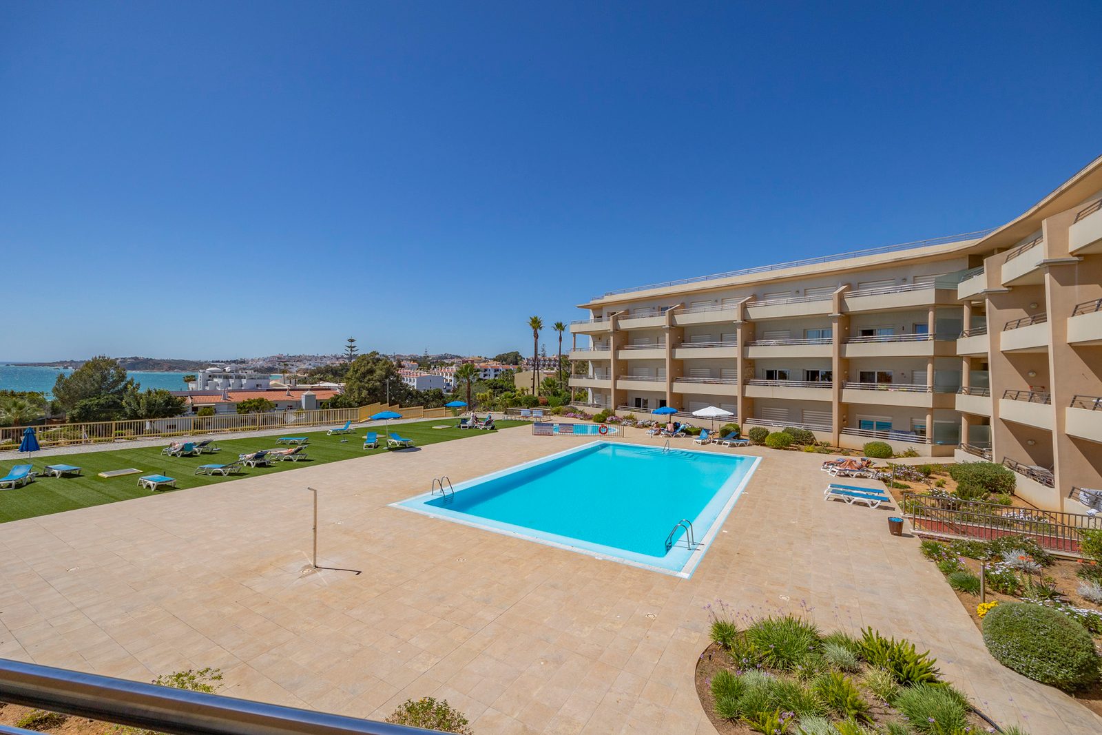 Communal swimming pool and gardens at Quinta da Barracuda, Albufeira