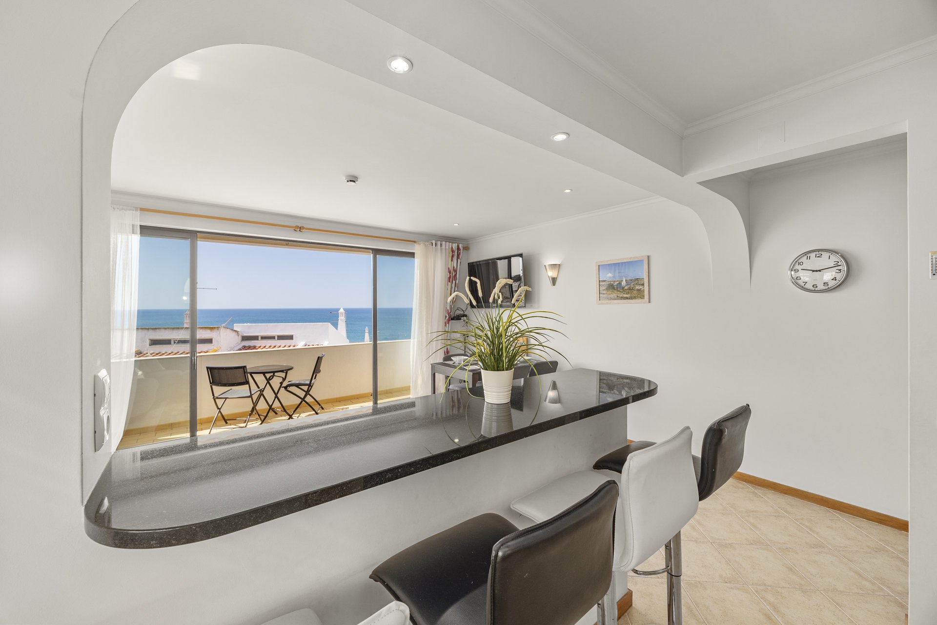 Kitchen breakfast bar with sea view